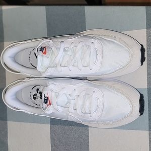 Nike Waffle Debut Men's Size 9 White Womens Size 10.5